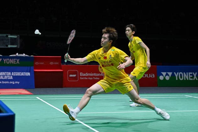 260522 -- KUALA LUMPUR, May 22, 2026 -- Hu Keyuan L Lin Xiangyi of China compete during the men s doubles quarterfinal match against Aaron Chia Teng Fong Soh Wooi Yik of Malaysia at 2026 Malaysia Masters badminton tournament in Kuala Lumpur, Malaysia, May 22, 2026. Photo by Xinhua SPMALAYSIA-KUALA LUMPUR-BADMINTON-MALAYSIA MASTERS-MEN S DOUBLES ChongxVoonxChung  (SP)MALAYSIA-KUALA LUMPUR-BADMINTON-MALAYSIA MASTERS-MEN S DOUBLES IMAGO ChongxVoonxChung  imago images 0857325186