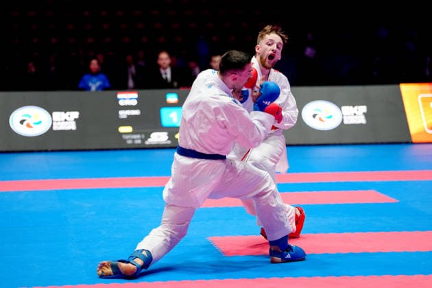 Deutschland: EKF Karate Europameisterschaft Seniors 2026 - Eissporthalle, Frankfurt: Haubold Janne (GER, Rot) verliert im Kampf um die Bronze Medaille gegen Kvesic Ivan (CRO, Blau) in der Kategorie Male Kumite -84 Kg Frankfurt am Main Eissporthalle Frankfurt Hessen Deutschland Copyright: xKjetilxWaberx