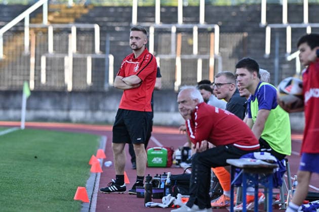 Relegation Regionalliga Bayern; TSV Schwaben Augsburg - SV Kirchanschöring; 22.05.2026 AUGSBURG, GERMANY - 22. MAI: im Bild Marco ZUPUR Co-Trainer Schwaben Augsburg Einzelfoto Freisteller während dem Match zwischen dem TSV Schwaben Augsburg und dem SV Kirchanschöring beim Rückspiel der Relegation zur Regionalliga Bayern im Rosenaustadion Copyright: xBEAUTIFULxSPORTS Goldbergx