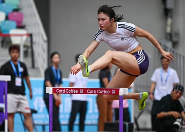 Wanda Diamond League Xiamen 2026 - Training Session XIAMEN, CHINA - MAY 22: Chinese hurdles star Wu Yanni clears a hurdle during a track training session on the eve of the Xiamen Diamond League, the second leg of the 2026 Wanda Diamond League circuit, at the Xiamen Egret Stadium in Xiamen, Fujian province, China, on May 22, 2026. Xiamen China  Copyright: xArturxWidakx originalFilename:widak-wandadia260522_npwOd.jpg