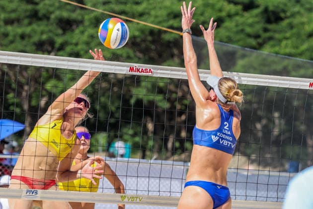 (260523) -- LAGUNA PROVINCE, May 23, 2026 -- Valentyna Davidova (L) of Ukraine competes against Audrey Koenig (R) of the United States during the women s round of 16 match between Valentyna Davidova and Anhelina Khmil of Ukraine against Alexis Durish and Audrey Koenig of the United States in the Volleyball World Beach Pro Tour Challenge in Laguna Province, the Philippines, on May 23, 2026. ) (SP)PHILIPPINES-LAGUNA PROVINCE-VOLLEYBALL WORLD BEACH PRO TOUR CHALLENGE ROUELLExUMALI 