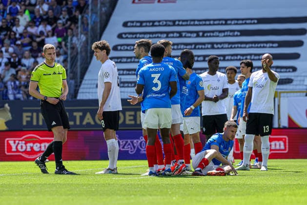 23.05.2026, xhettx, Fussball Landespokal Baden Finale, VfR Mannheim - SV Waldhof Mannheim v.l. VFR stellt die Mauer (DFL DFB REGULATIONS PROHIBIT ANY USE OF PHOTOGRAPHS as IMAGE SEQUENCES and or QUASI-VIDEO)