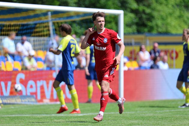 Fußball I Herren I Saison 2025-2026 I SHFV-Lotto-Pokal I Finale I SV Todesfelde - 1.FC Phönix Lübeck I 23.05.2026 Jonathan Stöver (10, 1. FC Phönix Lübeck) bejubelt seinen zweiten Treffer. Todesfelde Joda Sportpark Schleswig Holstein Deutschland Copyright: xLobeca FabianxLamprechtx