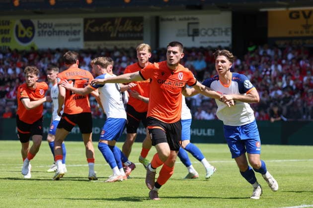 22 Mladen Cvjetinovic (Energie Cottbus, M.), 8 Colin Raack (Krieschow, r.) Fussball Landespokal Brandenburgt 2025 2026 Finale FC Energie Cottbus - VfB Krieschow 1921 *** 22 Mladen Cvjetinovic Energie Cottbus, M , 8 Colin Raack Krieschow, r Football Landespokal Brandenburgt 2025 2026 Final FC Energie Cottbus VfB Krieschow 1921