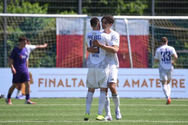 Fußball I Herren I Saison 2025 2026 I Verbandspokal I Finale I SC Vorwärts Wacker 04 Billstedt - Hamburg-Eimsbütteler BC I 23.05.2026 Janek Wrede ( 15, HEBC) und Julius Emil Stegemann ( 24, HEBC) umarmen sich nach dem 0:2 (Nur zur redaktionellen Nutzung.) Hamburg Stadion Hoheluft, Lokstedter Steindamm 87 Hamburg Deutschland Copyright: xLobeca RobertoxSeidelx