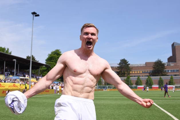 Fußball I Herren I Saison 2025 2026 I Verbandspokal I Finale I SC Vorwärts Wacker 04 Billstedt - Hamburg-Eimsbütteler BC I 23.05.2026 Christopher Grünewald ( 33, HEBC) jubelt nach dem 1:5 (Nur zur redaktionellen Nutzung.) Hamburg Stadion Hoheluft, Lokstedter Steindamm 87 Hamburg Deutschland Copyright: xLobeca RobertoxSeidelx