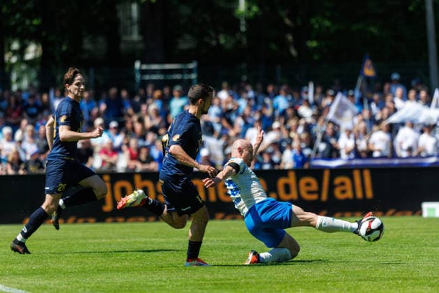 rechts Maximilian Krauß (Rostock) gegen Hannes Mietzelfeld (Pastow) ; GER, FC Hansa Rostock vs. SV Pastow, Fußball, Männer, Lübzer Pils Landespokal, Finale, Spielzeit 2025 2026, 23.05.2026 Greifswald Volksstadion Mecklenburg - Vorpommern Deutschland