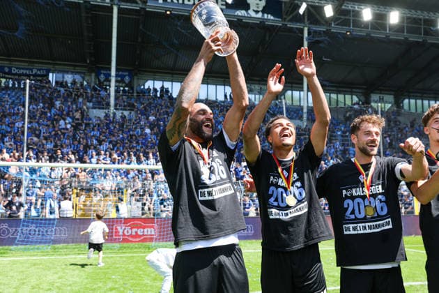 Terrence Boyd (SV Waldhof Mannheim, 13) Samuel Abifade (SV Waldhof Mannheim, 17) und Lukas Kluenter (SV Waldhof Mannheim, 24) beim BfV-Pokalfinale VfR Mannheim - SV Waldhof Mannheim 07 am 23.05.26 in Carl Benz Stadion, Mannheim xamx Foto: Alfio Marino
