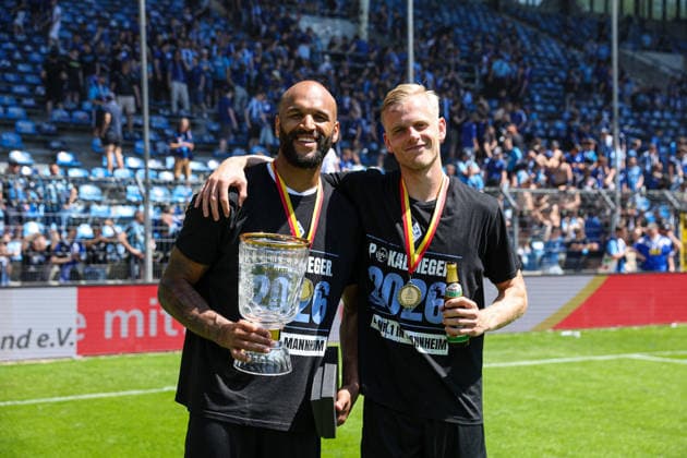 Terrence Boyd (SV Waldhof Mannheim, 13) und Janne Sietan (SV Waldhof Mannheim, 22) beim BfV-Pokalfinale VfR Mannheim - SV Waldhof Mannheim 07 am 23.05.26 in Carl Benz Stadion, Mannheim xamx Foto: Alfio Marino