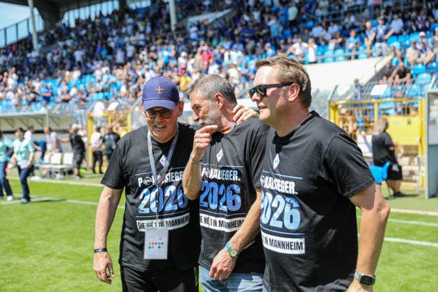 Vater und Sohn Beetz nach dem Spiel beim BfV-Pokalfinale VfR Mannheim - SV Waldhof Mannheim 07 am 23.05.26 in Carl Benz Stadion, Mannheim xamx Foto: Alfio Marino