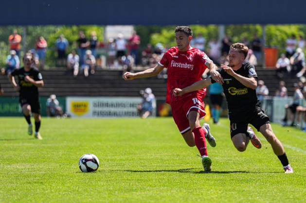 SBFV-Rothaus-Pokal, Bahlinger SC vs FC 08 Villingen, 23.05.2026 Zweikampf zwischen Rico Wehrle (Bahlinger SC, 14) und Kevin Müller (FC 08 Villingen, 20) SBFV-Rothaus-Pokal, Bahlinger SC vs FC 08 Villingen, Karl-Heitz-Stadion Offenburg, 23.05.2026 Copyright: xBEAUTIFULxSPORTS Boscox