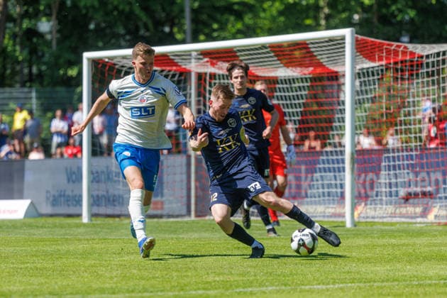 links Lukas Kunze (Rostock) gegen Paul Valentin Bode (Pastow) ; GER, FC Hansa Rostock vs. SV Pastow, Fußball, Männer, Lübzer Pils Landespokal, Finale, Spielzeit 2025 2026, 23.05.2026 Greifswald Volksstadion Mecklenburg - Vorpommern Deutschland