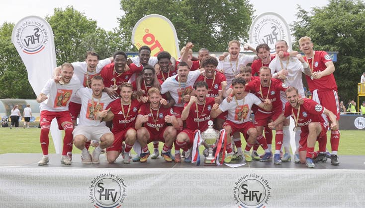 Landespokalsieger Phoenix Luebeck Fussball, Herren, Saison2025 2026, Landespokalfinale Schleswig Holstein, Joda Park Todesfelde, SV Todesfelde gegen Phoenix Luebeck, 1-4 DFL REGULATIONS PROHIBIT ANY USE OF PHOTOGRAPHS AS IMAGE SEQUENCES AND OR QUASI-VIDEO.