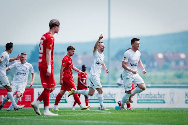 Niedersachsen-Pokal: TuS Bersenbrück vs. Lüneburger SK, 23.05.2026 TOR, JUBEL zum 2:3 durch Bo Weishaupt (Lüneburger SK Hansa, 80); Niedersachsen-Pokal, Finale (Amateure): TuS Bersenbrück vs. Lüneburger SK am 23.05.2026 im August-Wenzel-Stadion, Barsinghausen Copyright: xBEAUTIFULxSPORTS Tonhäuserx