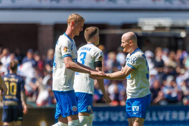 rechts Torschütze Maximilian Krauß (Rostock) zum 3:0 bejubelt jubelt und freud sich über sein Tor mit links Emil Frost Holten (Rostock) ; GER, FC Hansa Rostock vs. SV Pastow, Fußball, Männer, Lübzer Pils Landespokal, Finale, Spielzeit 2025 2026, 23.05.2026 Greifswald Volksstadion Mecklenburg - Vorpommern Deutschland