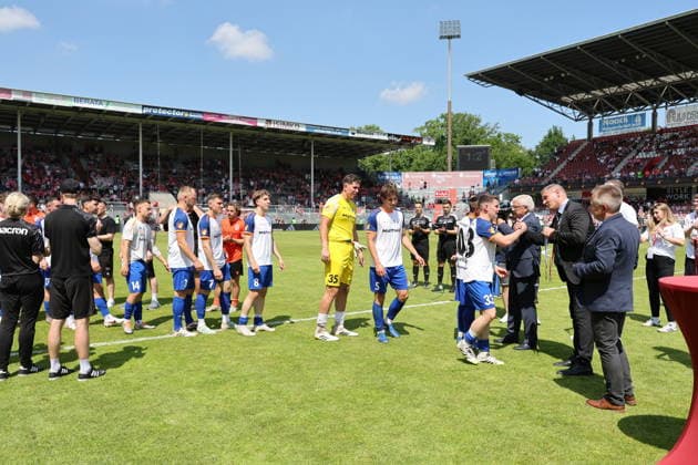 Siegerehrung für Kireischow Fussball Landespokal Brandenburgt 2025 2026 Finale FC Energie Cottbus - VfB Krieschow 1921