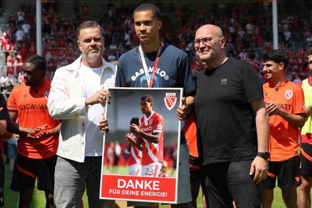 Verabschiedung von 23 Nyamekye Awortwie-Grant (Energie Cottbus) Fussball Landespokal Brandenburgt 2025 2026 Finale FC Energie Cottbus - VfB Krieschow 1921 *** Farewell to 23 Nyamekye Awortwie Grant Energie Cottbus Football Landespokal Brandenburgt 2025 2026 Final FC Energie Cottbus VfB Krieschow 1921