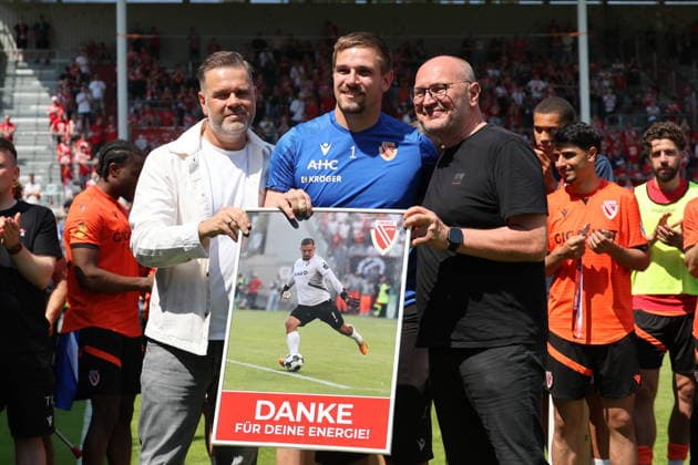 Verabschiedung von 1 Alexander Sebald (Energie Cottbus) Fussball Landespokal Brandenburgt 2025 2026 Finale FC Energie Cottbus - VfB Krieschow 1921