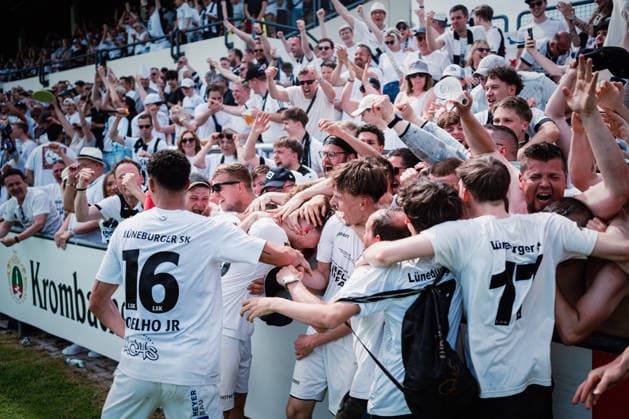 Niedersachsen-Pokal: TuS Bersenbrück vs. Lüneburger SK, 23.05.2026 TOR, JUBEL zum 3:3 durch Tjark Etienne Dörr (Lüneburger SK Hansa, 20) Niedersachsen-Pokal, Finale (Amateure): TuS Bersenbrück vs. Lüneburger SK am 23.05.2026 im August-Wenzel-Stadion, Barsinghausen Copyright: xBEAUTIFULxSPORTS Tonhäuserx
