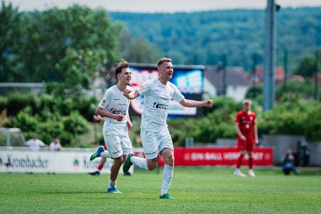 Niedersachsen-Pokal: TuS Bersenbrück vs. Lüneburger SK, 23.05.2026 TOR, JUBEL zum 3:3 durch Tjark Etienne Dörr (Lüneburger SK Hansa, 20) Niedersachsen-Pokal, Finale (Amateure): TuS Bersenbrück vs. Lüneburger SK am 23.05.2026 im August-Wenzel-Stadion, Barsinghausen Copyright: xBEAUTIFULxSPORTS Tonhäuserx