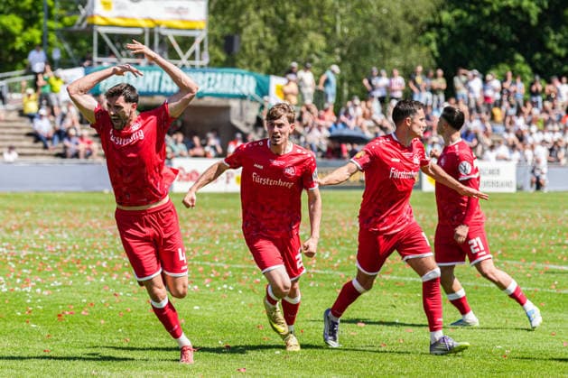 SBFV-Rothaus-Pokal, Bahlinger SC vs FC 08 Villingen, 23.05.2026 Torjubel zum 1:0 durch Elvir Zukaj (Bahlinger SC, 4) SBFV-Rothaus-Pokal, Bahlinger SC vs FC 08 Villingen, Karl-Heitz-Stadion Offenburg, 23.05.2026 Copyright: xBEAUTIFULxSPORTS Boscox