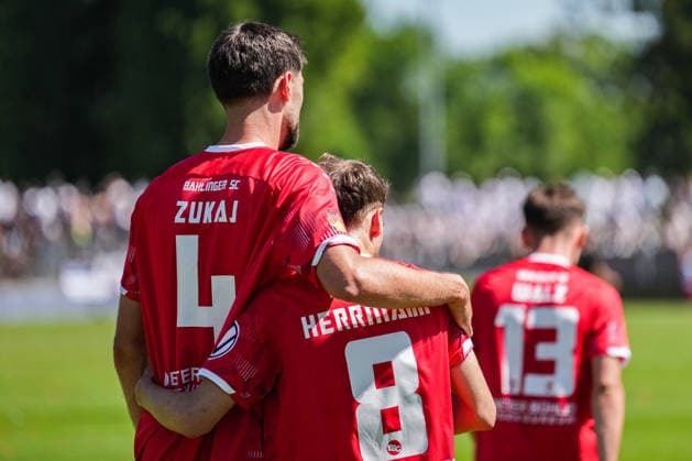 SBFV-Rothaus-Pokal, Bahlinger SC vs FC 08 Villingen, 23.05.2026 Torjubel zum 1:0 durch Elvir Zukaj (Bahlinger SC, 4) SBFV-Rothaus-Pokal, Bahlinger SC vs FC 08 Villingen, Karl-Heitz-Stadion Offenburg, 23.05.2026 Copyright: xBEAUTIFULxSPORTS Boscox