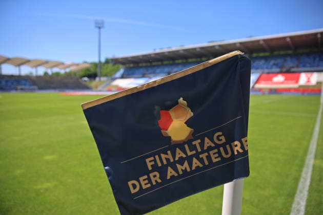 23.05.2026, Fussball, Herren, Sparkassen-Pokal Saarland Finale, Saison 2025 2026, 1. FC Saarbrücken - FC 08 Homburg, Eckfahne mit der Aufschrift Finaltag der Amateure im Ludwigsparkstadion in Saarbrücken Saarbrücken Ludwigsparkstadion Saarland Deutschland (DEU) Copyright: xFabianxKleerx