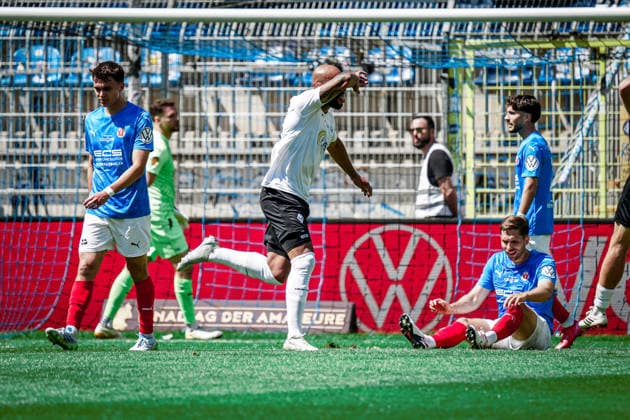 Deutschland: Fussball: bfv-Rothaus-Pokal 2025 2026 , Finale - VfR Mannheim vs SV Waldhof Mannheim - Carl-Benz-Stadion (Mannheim) : Terrence Boyd (SV Waldhof Mannheim, 13) Torjubel, Tor, Freude, Emotionen, Gestik, Geste, Mimik, Gesichtsausdruck Copyright: xBennetxLongx