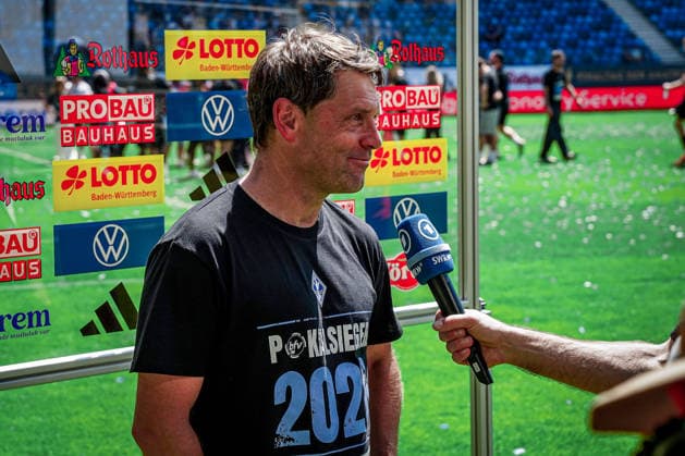 Deutschland: Fussball: bfv-Rothaus-Pokal 2025 2026 , Finale - VfR Mannheim vs SV Waldhof Mannheim - Carl-Benz-Stadion (Mannheim) : Luc Holtz (Trainer, SV Waldhof Mannheim) Interview, Mimik, Gesichtsausdruck Copyright: xBennetxLongx