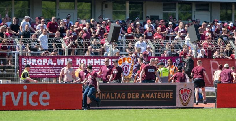 Fußball, Herren, Saison 2025 2026, Finale COSY-WASCH Landespokal Berlin, VSG Altglienicke - BFC Dynamo, einige Fans des BFC versuchten nach Abpfiff den Platz zu stürmen, 23.05. 2026, Copyright: xMatthiasxKochx