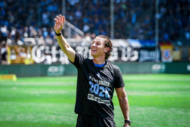 Deutschland: Fussball: bfv-Rothaus-Pokal 2025 2026 , Finale - VfR Mannheim vs SV Waldhof Mannheim - Carl-Benz-Stadion (Mannheim) : Gestik, Geste, Mimik, Gesichtsausdruck Copyright: xBennetxLongx