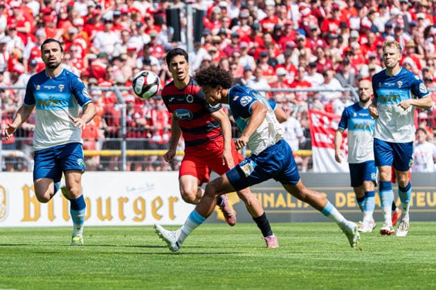 Köln, Deutschland 23. Mai 2026: Mittelrheinpokal - 2025 2026 - Finale - Viktoria Köln gegen Fortuna Köln Im Bild: v. li. im Zweikampf Jakob Sachse (VIK) und Neo Telle (Fortuna) DFL DFB regulations prohibit any use of photographs as image sequences and or quasi-video Sportpark Höhenberg Nordrhein Westfalen Copyright: xFotostandx xKruczynskix