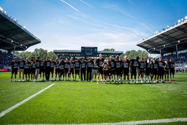 Deutschland: Fussball: bfv-Rothaus-Pokal 2025 2026 , Finale - VfR Mannheim vs SV Waldhof Mannheim - Carl-Benz-Stadion (Mannheim) : Mannschaft, Spieler, Jubel, Freude, Emotionen, Gestik, Gesten Copyright: xBennetxLongx