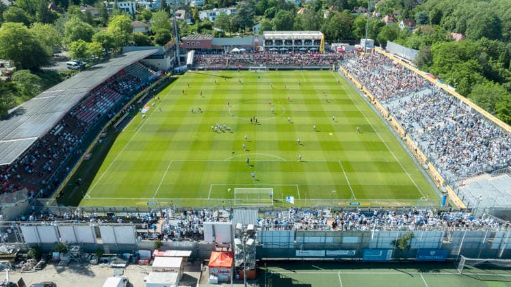 v.l.n.r.: Aufwärmen der Spieler, im Finale des Bayerischen Toto-Pokals zwischen dem FC Würzburger Kickers und dem TSV 1860 München im Stadion am Dallenberg, Würzburg, Deutschland, am 23. Mai 2026. Copyright: HMBxMedia xHeikoxBecker