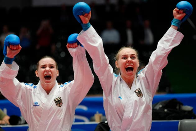 Deutschland: EKF Karate Europameisterschaft Seniors 2026 - Eissporthalle, Frankfurt: Mia Bitsch (GER, Rechts) zusammen mit Shara Hubrich während den Team Kumite Kämpfen Frankfurt am Main Eissporthalle Frankfurt Hessen Deutschland Copyright: xKjetilxWaberx