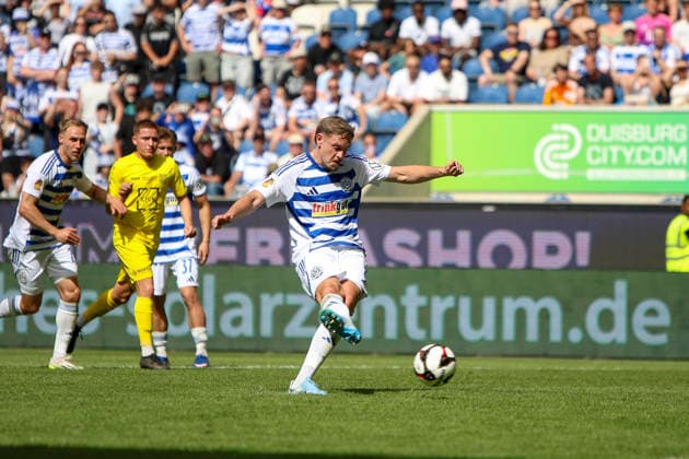 23.05.2026, GER, Fussball, Herren, Niederrheinpokal Finale, Saison 2025 2026, SC St. Tönis - MSV Duisburg Aljaz Casar (MSV Duisburg) erzielt das Tor zum 0:2 Duisburg schauinsland-reisen-Arena Nordrhein-Westfalen Deutschland Copyright: xAdrianxSchlüterx
