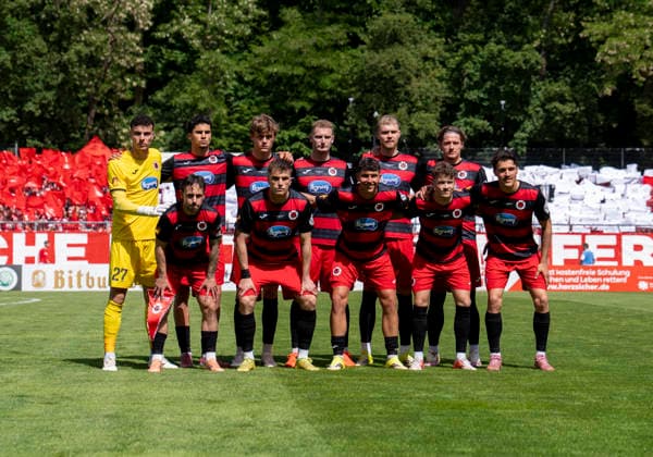 Mannschaftsaufstellung von Viktoria Köln, Startelf SC Fortuna Köln vs. Viktoria Köln 23.05.2026 Fussball, Bitburger-Pokalfinale 2026, GER, Sportpark Höhenberg, Köln Copyright: HMBxMedia xMarcoxBader