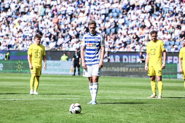 Fussball, FVN Niederrheinpokal Saison 2025 2026 Finale SC St. Tönos 11 20 vs MSV Duisburg 16.05.2026, schauinsland-reisen-arena Aljaz Casar (MSV Duisburg, 8) Elfmeter Duisburg schauinsland-reisen-arena Nordrhein-Westfalen Deutschland