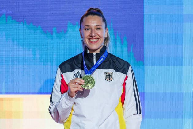 Siegerehrung Frauen Kumite 68+; Johanna Kneer (GER); Drittplatzierte, Bronzemedaille, 23.05.2026, Frankfurt am Main (Deutschland), 61. Karate-Europameisterschaften 2026 Frankfurt Main