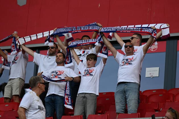 23.05.2026, xpsx, Fußball Finale Hessenpokal, SG Barockstadt Fulda-Lehnerz - SV Wehen Wiesbaden v.l. Fans, Zuschauer, Fahnen, Trkots, Emotionen (DFL DFB REGULATIONS PROHIBIT ANY USE OF PHOTOGRAPHS as IMAGE SEQUENCES and or QUASI-VIDEO) Offenbach