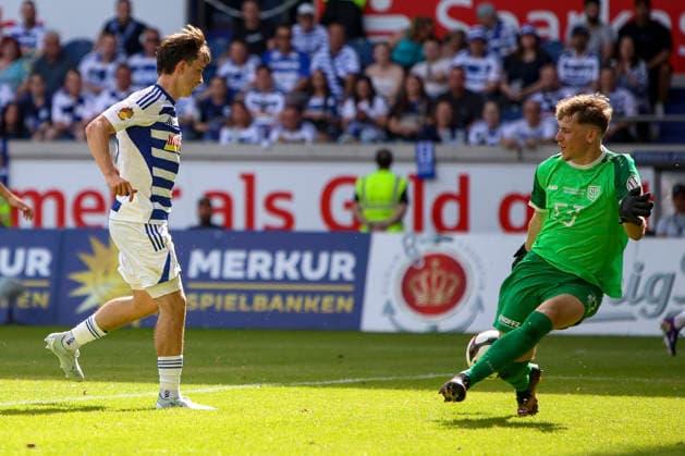 23.05.2026, GER, Fussball, Herren, Niederrheinpokal Finale, Saison 2025 2026, SC St. Tönis - MSV Duisburg Jan-Simon Symalla (MSV Duisburg) erzielt das Tor zum 0:4 Duisburg schauinsland-reisen-Arena Nordrhein-Westfalen Deutschland Copyright: xAdrianxSchlüterx