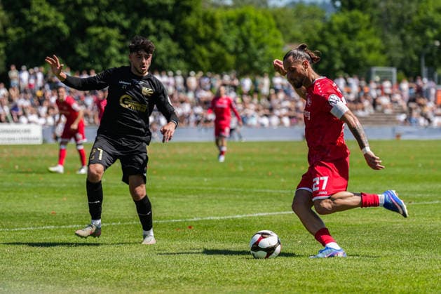 SBFV-Rothaus-Pokal, Bahlinger SC vs FC 08 Villingen, 23.05.2026 Hasan PepiÄ‡ (Bahlinger SC, 27) am Ball gegen Angelo Rinaldi (FC 08 Villingen, 27) SBFV-Rothaus-Pokal, Bahlinger SC vs FC 08 Villingen, Karl-Heitz-Stadion Offenburg, 23.05.2026 Copyright: xBEAUTIFULxSPORTS Boscox