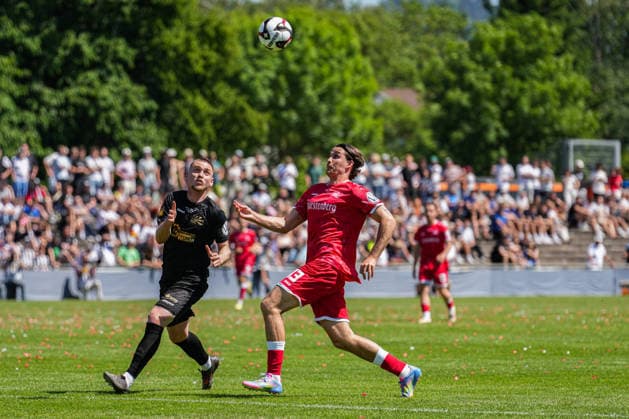 SBFV-Rothaus-Pokal, Bahlinger SC vs FC 08 Villingen, 23.05.2026 Zweikampf zwischen Georgios Pintidis (FC 08 Villingen, 6) und Marco Rienhardt (Bahlinger SC, 33) SBFV-Rothaus-Pokal, Bahlinger SC vs FC 08 Villingen, Karl-Heitz-Stadion Offenburg, 23.05.2026 Copyright: xBEAUTIFULxSPORTS Boscox