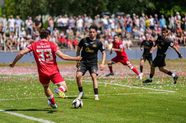SBFV-Rothaus-Pokal, Bahlinger SC vs FC 08 Villingen, 23.05.2026 Marco Rienhardt (Bahlinger SC, 33) mit einer Flanke SBFV-Rothaus-Pokal, Bahlinger SC vs FC 08 Villingen, Karl-Heitz-Stadion Offenburg, 23.05.2026 Copyright: xBEAUTIFULxSPORTS Boscox