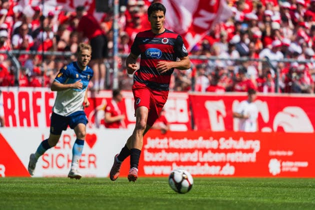 Jakob Sachse (Viktoria Köln, 40) schaut dem Ball nach Fortuna Köln vs. FC Viktoria Köln, Fussball, Landespokal Mittelrhein 2025 26, Finale, Saison 2025 26, 23.05.2026, Fortuna Köln vs. FC Viktoria Köln, Fussball, Landespokal Mittelrhein, Finale, Saison 2025 26, 23.05.2026 Köln Copyright: xEibner-Pressefoto LukasxBaldygax EP_LBA