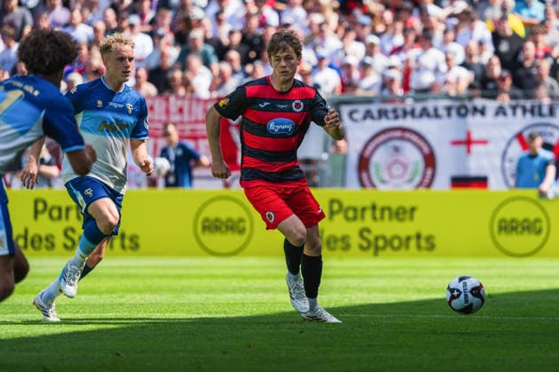 Tim Bornemann (Fortuna Koeln, 19) im Zweikampf mit Tim Kloss (Viktoria Köln, 18) Fortuna Köln vs. FC Viktoria Köln, Fussball, Landespokal Mittelrhein 2025 26, Finale, Saison 2025 26, 23.05.2026, Fortuna Köln vs. FC Viktoria Köln, Fussball, Landespokal Mittelrhein, Finale, Saison 2025 26, 23.05.2026 Köln Copyright: xEibner-Pressefoto LukasxBaldygax EP_LBA