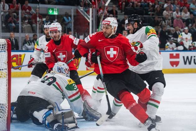 ZURICH, ZURICH - MAY 23: Nino Niederreiter of Switzerland celebrates after scoring while falling for a potential 1-0 goal that was later disallowed for offside during the 2026 IIHF World Championship, WM, Weltmeisterschaft Preliminary Round Group A match between Switzerland and Hungary at Swiss Life Arena on May 23, 2026 in Zurich, Zurich, Switzerland.  Copyright: xLivioxBaeriswylx xSPPx Sportspressphoto_152411