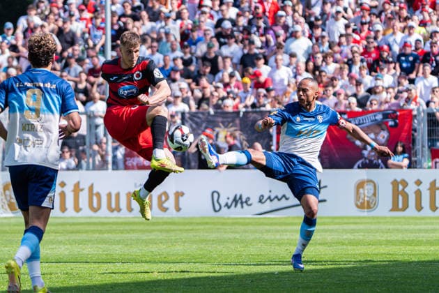 Köln, Deutschland 23. Mai 2026: Mittelrheinpokal - 2025 2026 - Finale - Viktoria Köln gegen Fortuna Köln Im Bild: v. li. im Zweikampf David Otto (VIK) und Robin Afamefuna (Fortuna) DFL DFB regulations prohibit any use of photographs as image sequences and or quasi-video Sportpark Höhenberg Nordrhein Westfalen Copyright: xFotostandx xKruczynskix