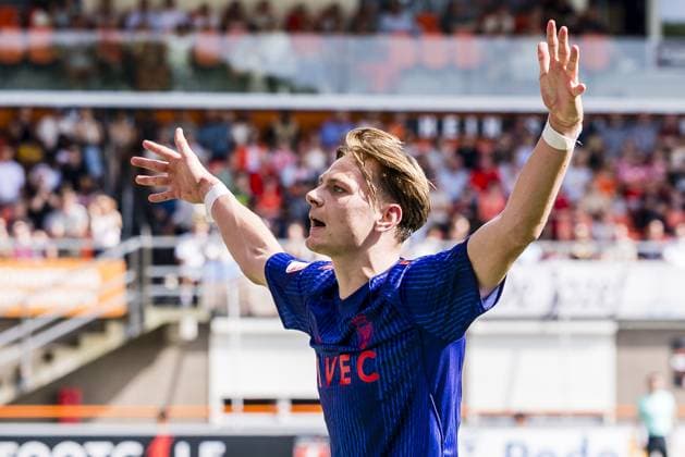 VOLENDAM , 23-05-2026 , Kras Stadium , season 2025 - 2026 , Dutch Keuken Kampioen Divisie football , secondleg of the Keuken Kampioen Play-Offs final , match between FC Volendam and Willem II , picture shows Willem II player Siegert Baartmans celebrating the goal. 0-1 Willem II player Finn Stam celebrating the goal. 0-2. Volendam - Willem II (play off)  x203907477x Copyright: