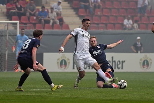 23.05.2026, xpsx, Fußball Finale Hessenpokal, SG Barockstadt Fulda-Lehnerz - SV Wehen Wiesbaden v.l. Moritz Flotho (SV Wehen Wiesbaden) Milian Habermehl (SG Barockstadt Fulda-Lehnerz) Zweikampf, Aktion, action, battle for the ball (DFL DFB REGULATIONS PROHIBIT ANY USE OF PHOTOGRAPHS as IMAGE SEQUENCES and or QUASI-VIDEO) Offenbach